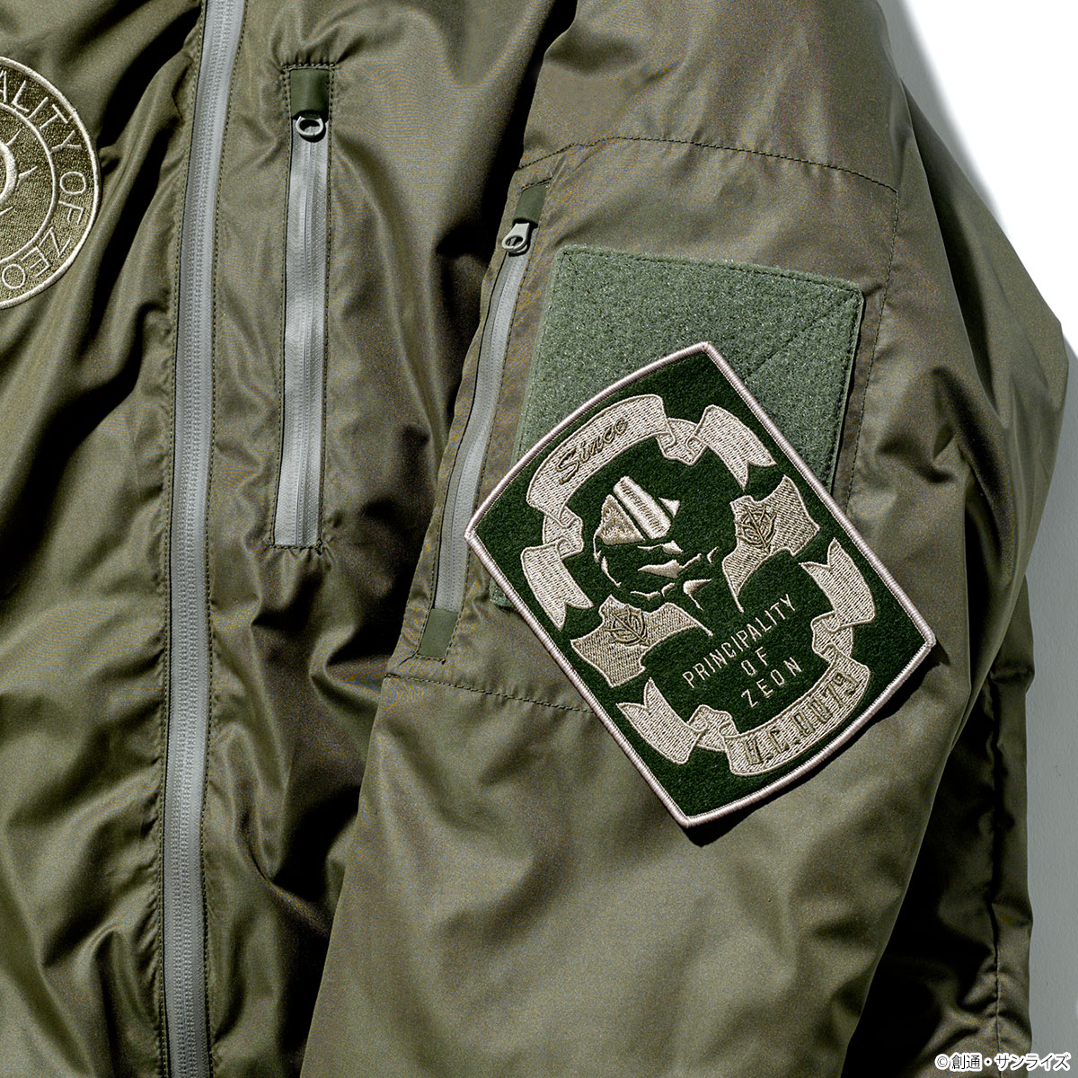 STRICT-G × NANGA ダウンジャケット『機動戦士ガンダム』40周年記念 ジオン軍モデル