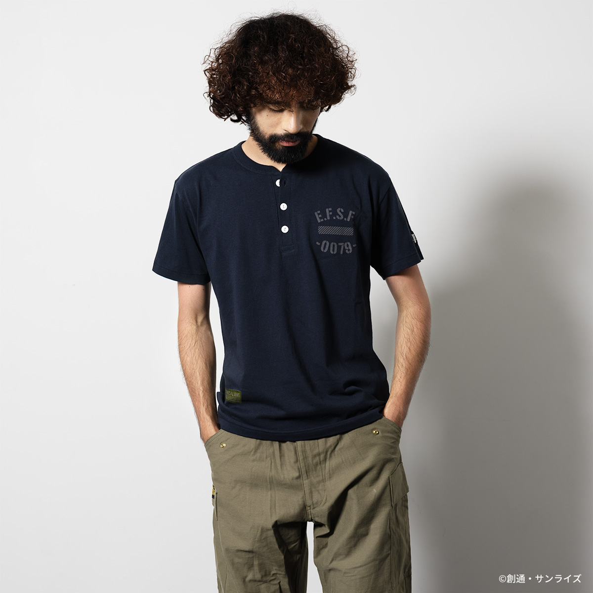 STRICT-G.ARMS『機動戦士ガンダム』ヘンリーネック半袖Tシャツ 
