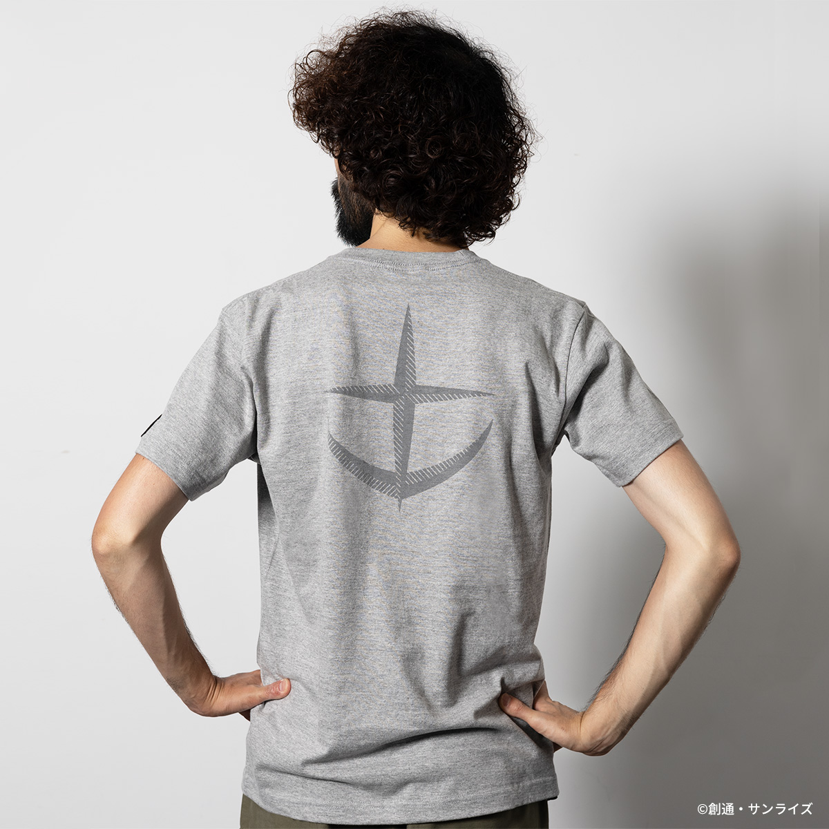 STRICT-G.ARMS『機動戦士ガンダム』半袖Tシャツ リフレクタープリント 