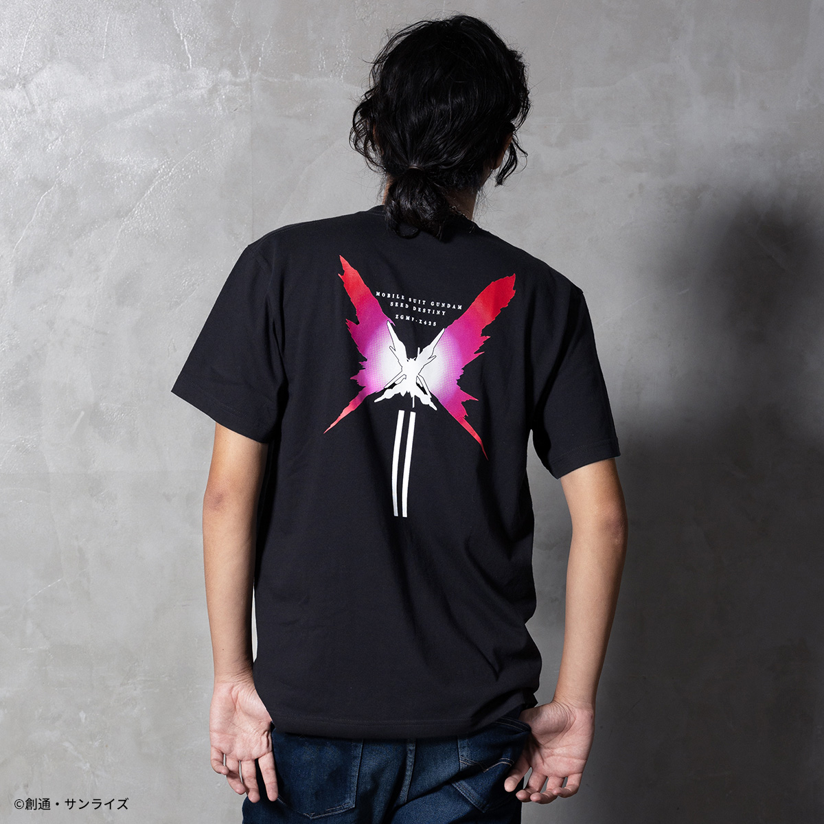 STRICT-G『機動戦士ガンダムSEED DESTINY』半袖Tシャツ デスティニーガンダム シルエット柄