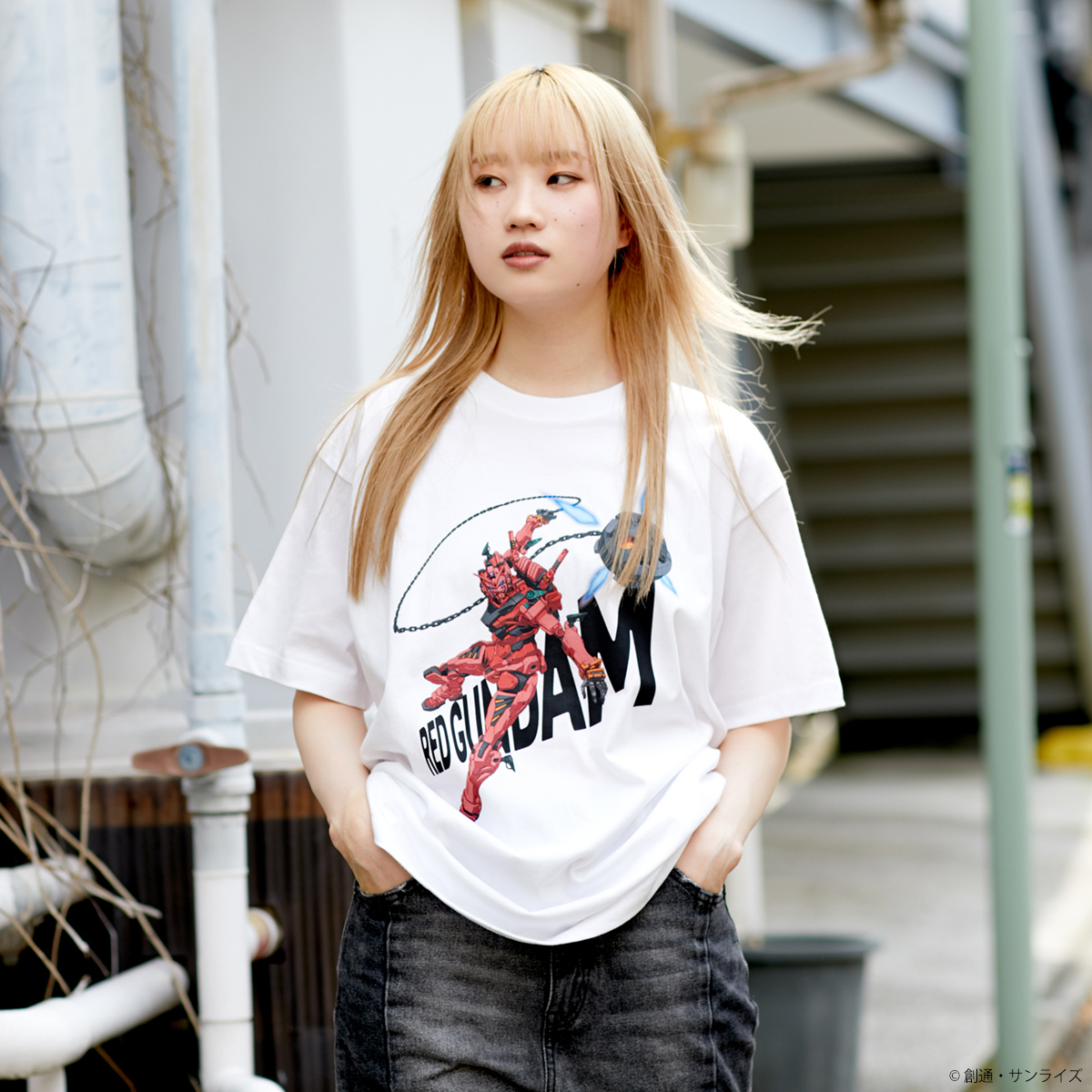 STRICT-G『機動戦士Gundam GQuuuuuuX』MS柄Tシャツ RED GUNDAM