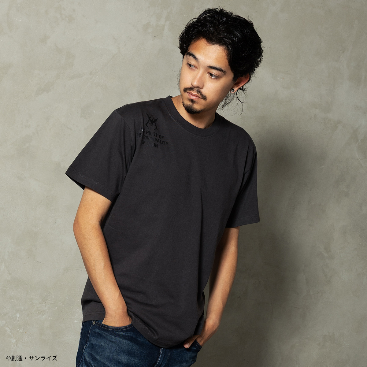 STRICT-G.ARMSシリーズから『機動戦士ガンダム』のミリタリー感のある刺繍ワッペン付きの新作Tシャツが登場!
