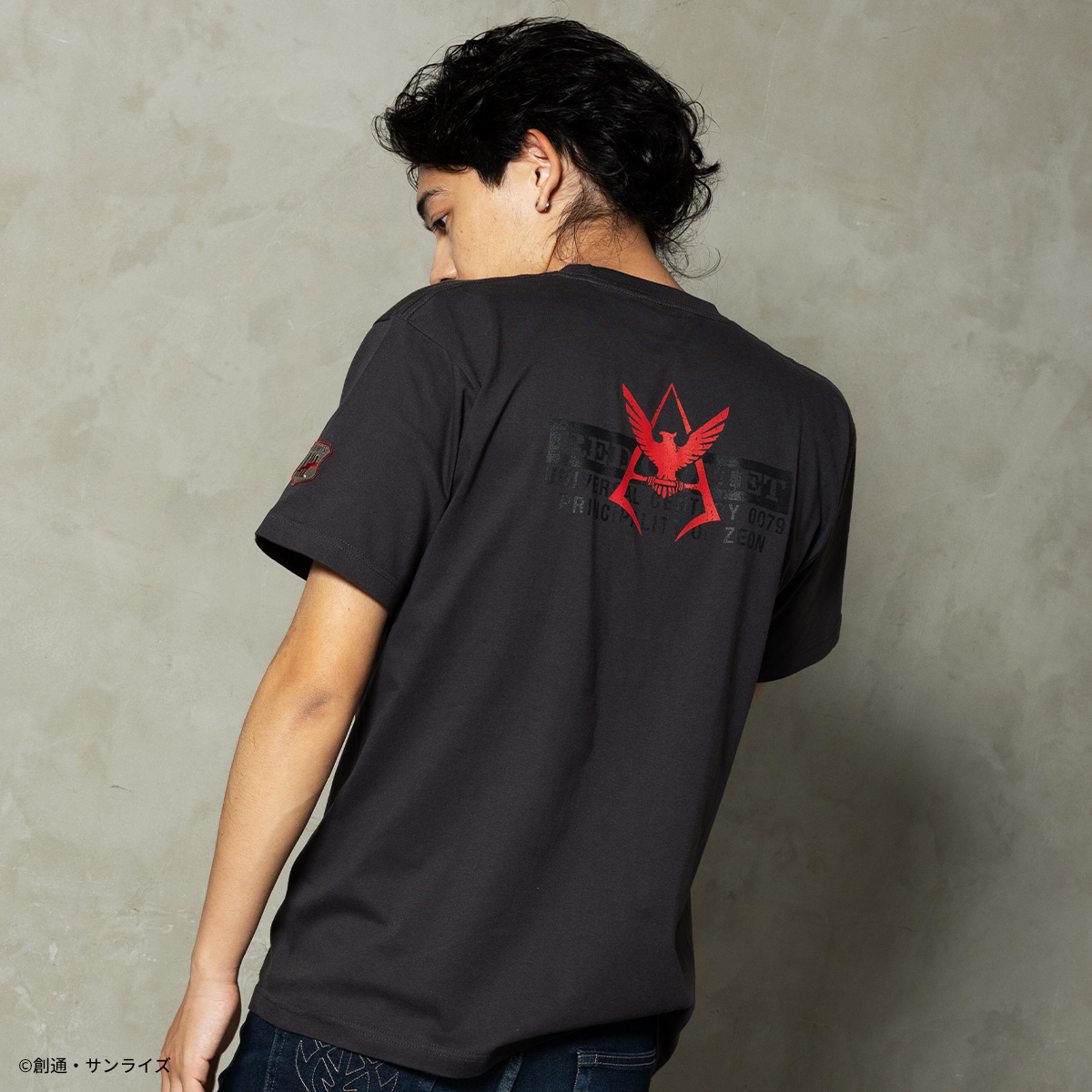 STRICT-G.ARMS『機動戦士ガンダム』ワッペン付Tシャツ RED COMETワンポイント