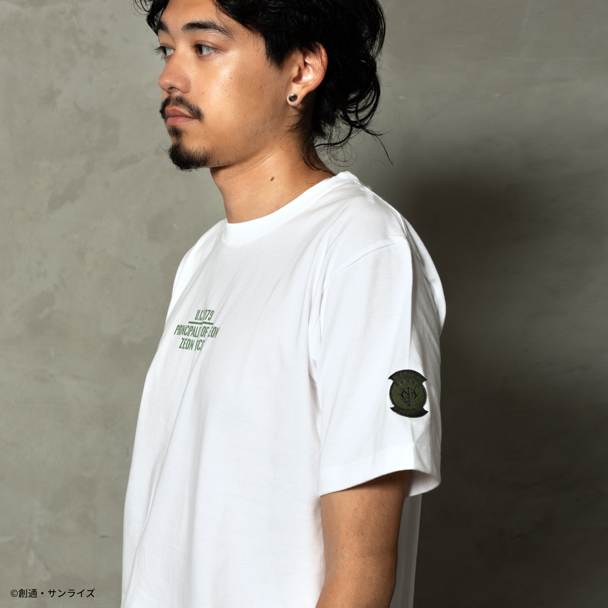 STRICT-G.ARMSシリーズから『機動戦士ガンダム』のミリタリー感のある刺繍ワッペン付きの新作Tシャツが登場!