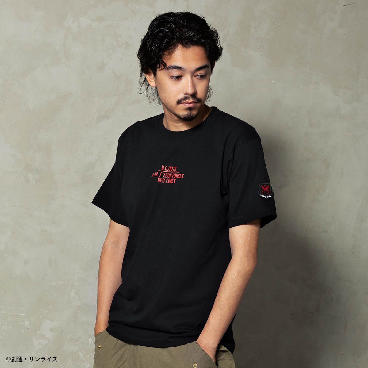 STRICT-G.ARMS『機動戦士ガンダム』ワッペン付Tシャツ RED COMETライン