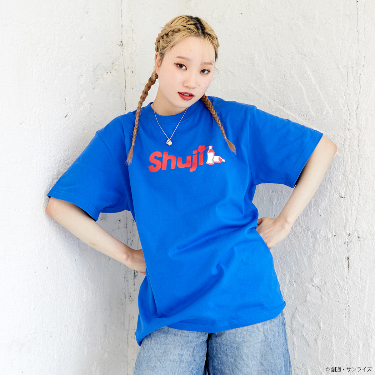 STRICT-G『機動戦士Gundam GQuuuuuuX』キャラネームTシャツ シュウジ柄