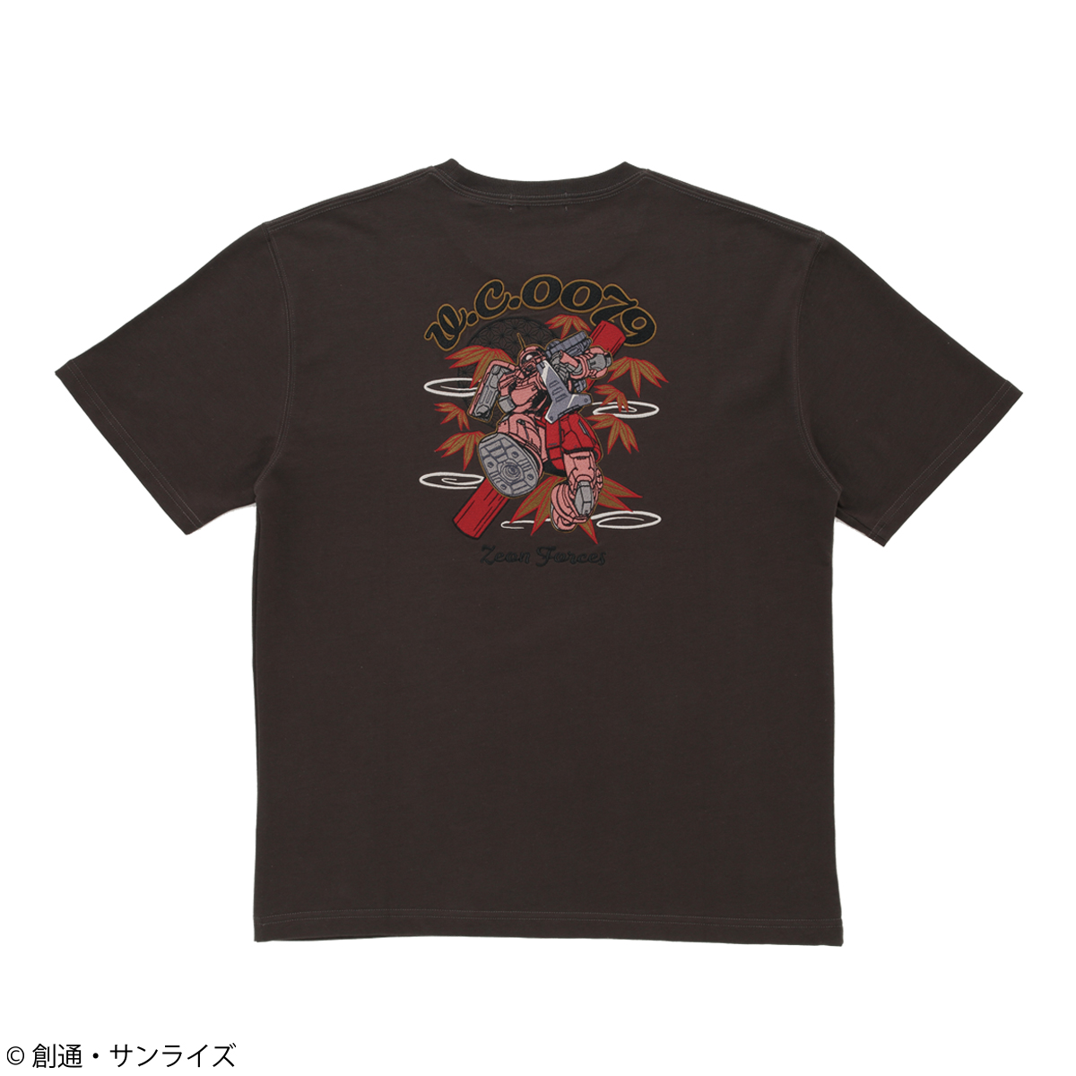 『機動戦士ガンダム』『機動戦士ガンダム 逆襲のシャア』より大胆なグラフィックを刺繍で表現した新作Tシャツが登場!
