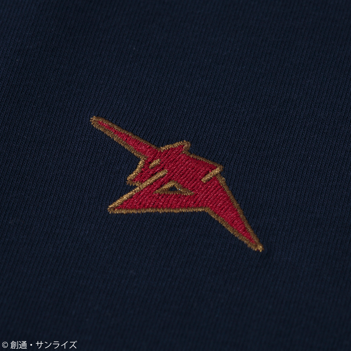 STRICT-G『機動戦士ガンダム 逆襲シャア』刺繍Tシャツ RX-93 νガンダム