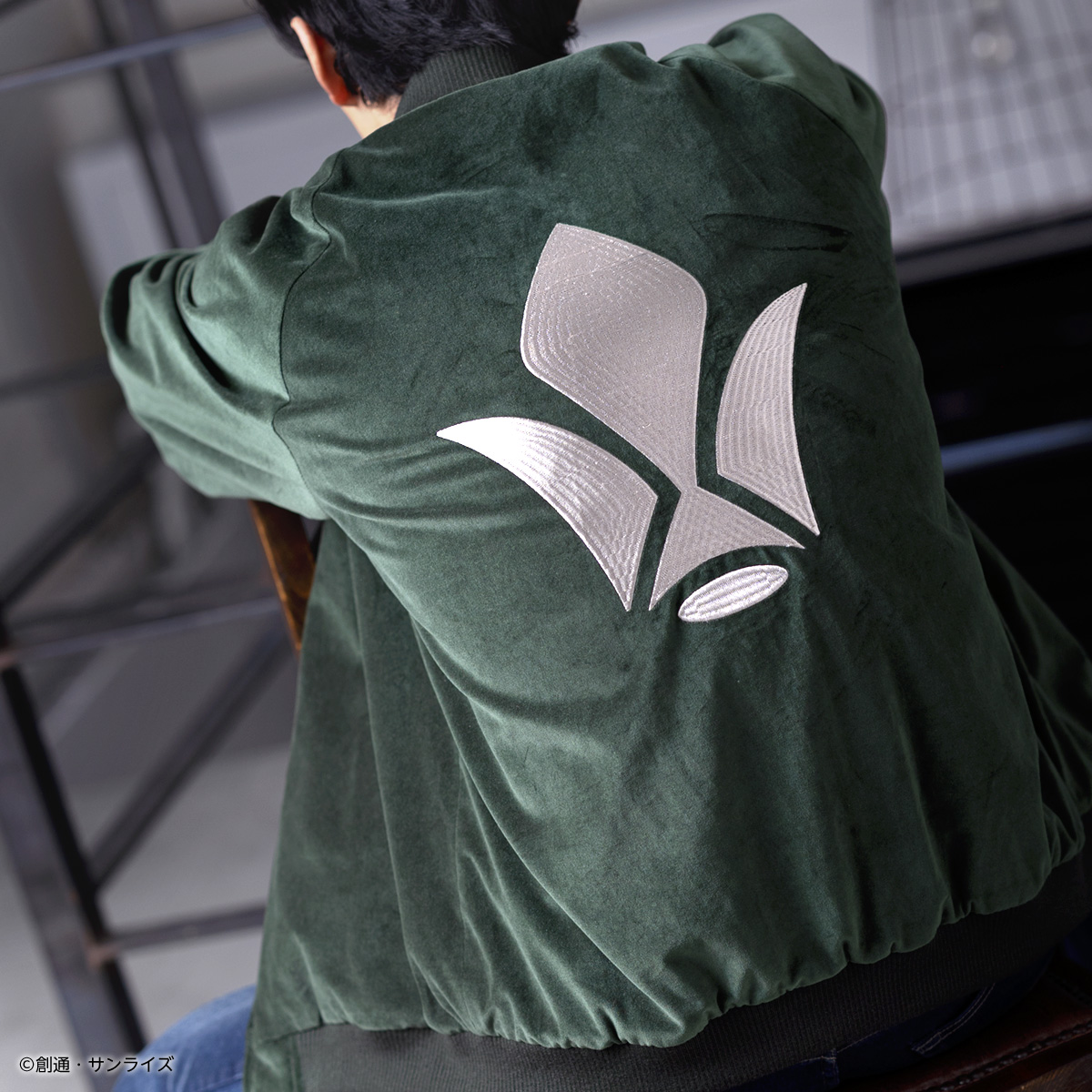 STRICT-G『機動戦士ガンダム 鉄血のオルフェンズ』スカジャン ガンダム・バルバトス