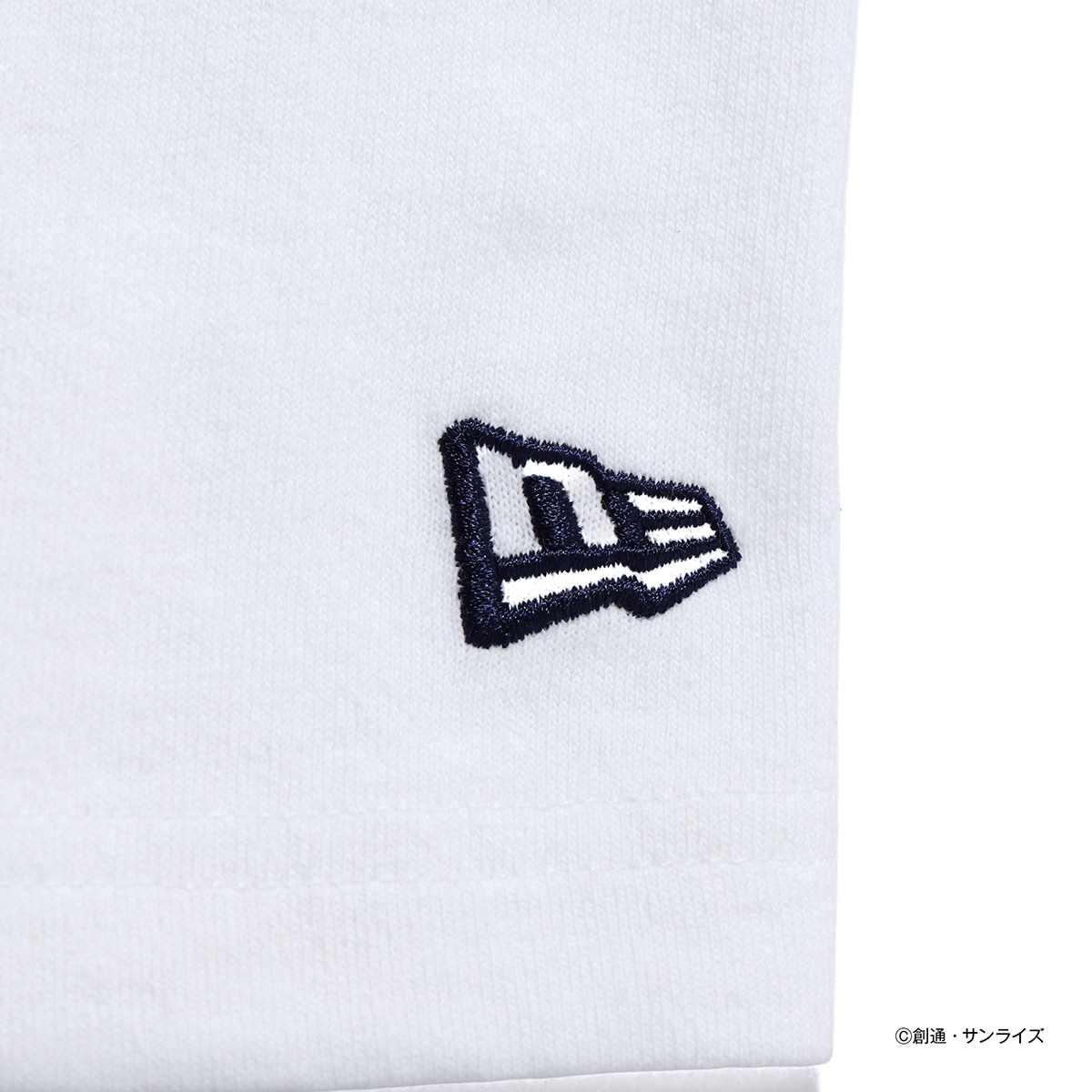 STRICT-G NEW ERA(R)『機動戦士ガンダム』T-SHIRT GUNDAM VS GOUF